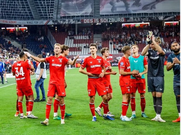 Soi kèo phạt góc FC Twente Enschede vs Red Bull Salzburg, 0h ngày 14/08